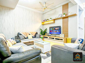 Pool,TVBox,Landed,5 min Aeon,Bukit Indah,Legoland